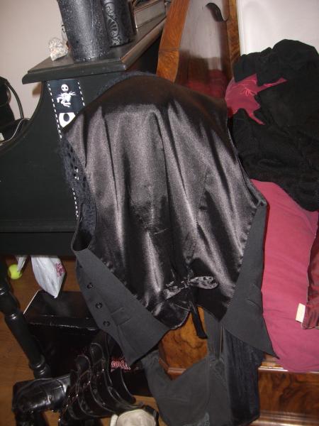 ׷ (`._ derriere tout en satin _.`) ׷ 